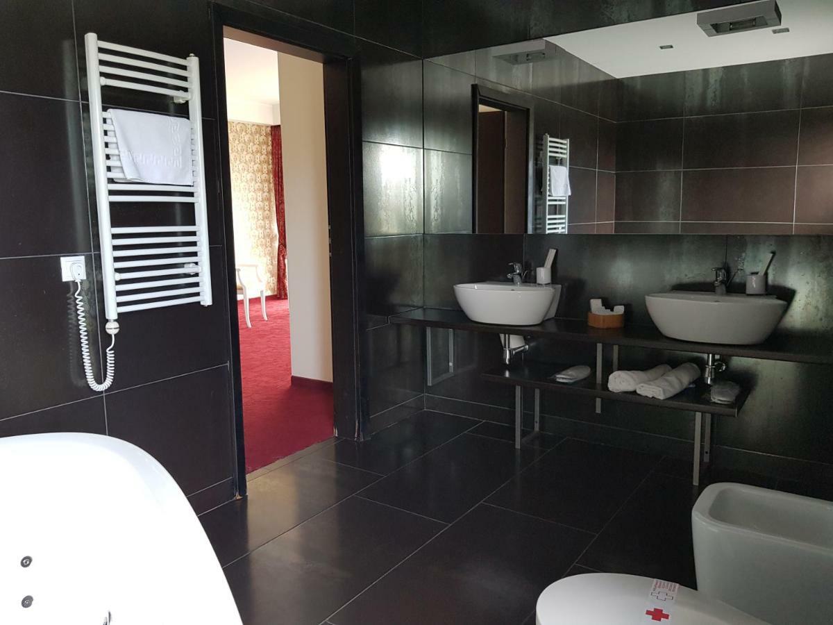 Rezidencija Grizulo Ratai Guest House Sasnava Bagian luar foto